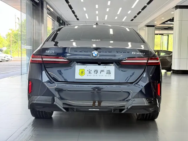 BMW 5 Series — Фото автомобиля 4