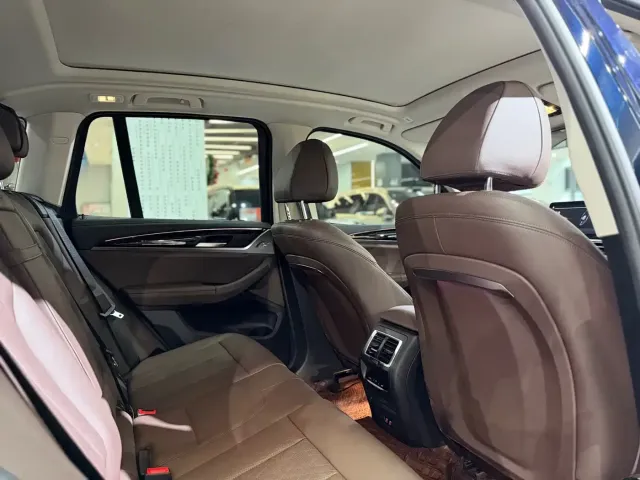 BMW X3 — Фото автомобиля 12