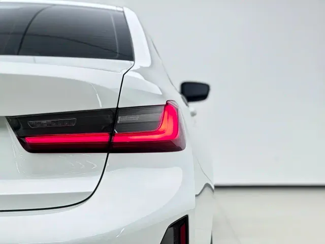 BMW 3 Series — Фото автомобиля 8