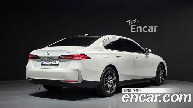 BMW 5 Series G60 — Фото автомобиля 2