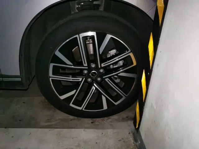 Volvo XC70 Plug-in Hybrid — Фото автомобиля 8