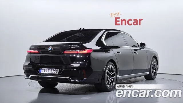 BMW 7 Series G70 — Фото автомобиля 2