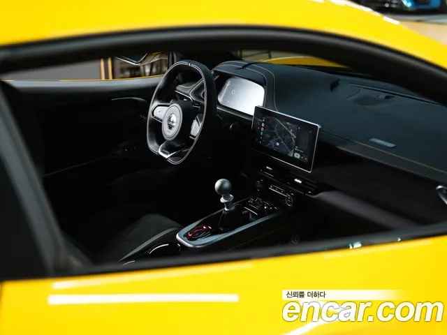 Lotus Emira — Фото автомобиля 10