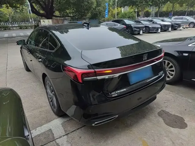Buick LaCrosse — Фото автомобиля 4