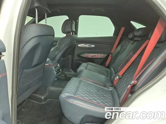 Genesis GV70 — Фото автомобиля 12