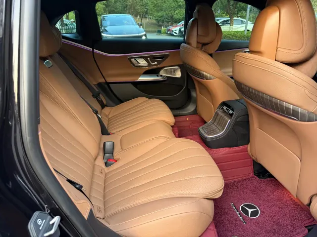 Mercedes-Benz E-Class — Фото автомобиля 13