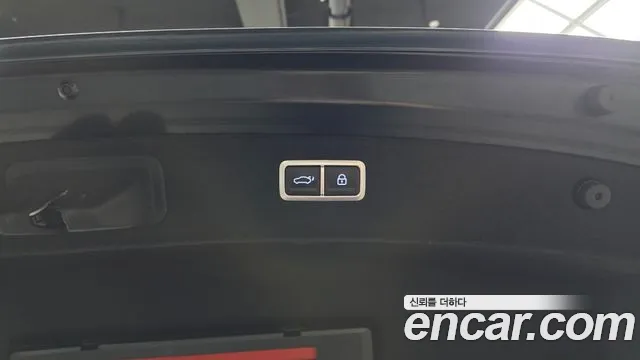 Genesis G80 Бензин 3.5 турбо AWD — Фото автомобиля 15