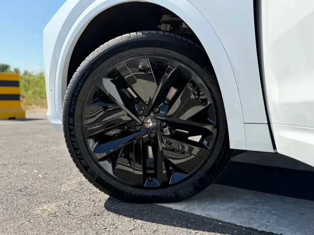 Li Auto L7 — Фото автомобиля 20