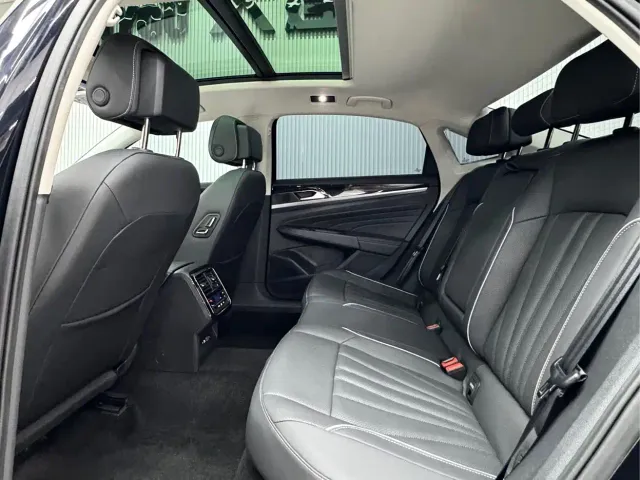 Volkswagen Passat — Фото автомобиля 10