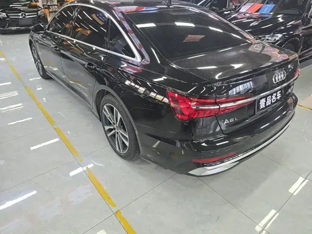 Audi A6L — Фото автомобиля 4