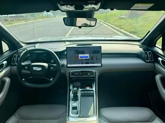 Geely Boyue L — Фото автомобиля 5