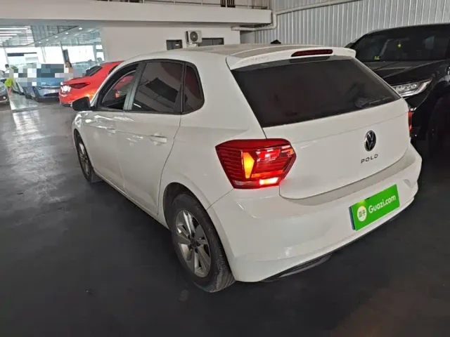 Volkswagen Polo — Фото автомобиля 4