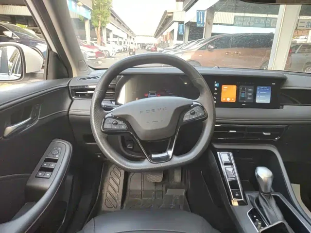 Roewe i5 — Фото автомобиля 10