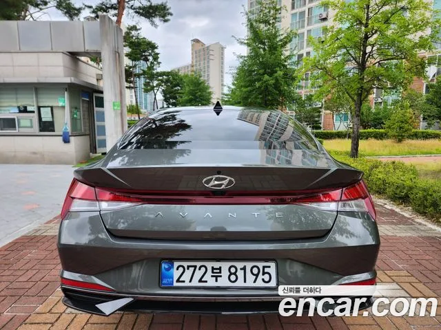 Hyundai AVANTE Avante (CN7) — Фото автомобиля 3