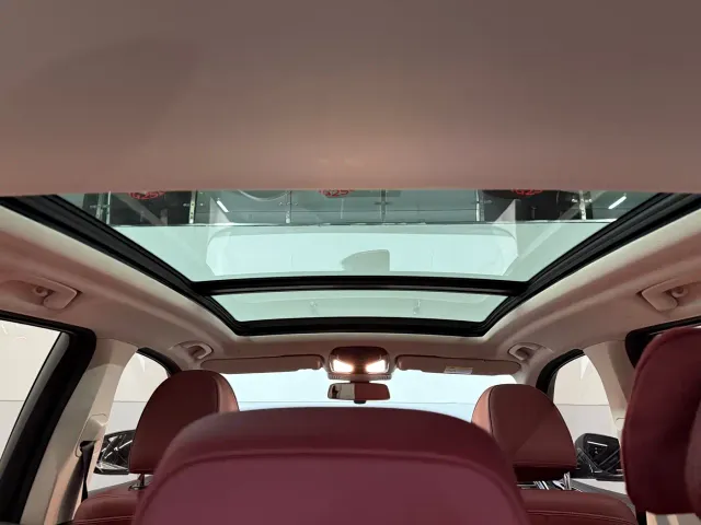 BMW iX3 — Фото автомобиля 14