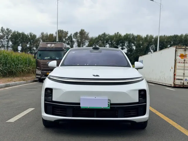 Li Auto L7 — Фото автомобиля 2