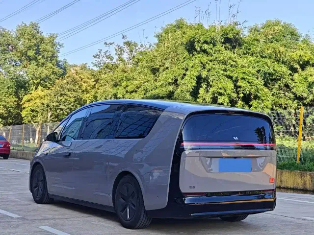 Li Auto MEGA — Фото автомобиля 6