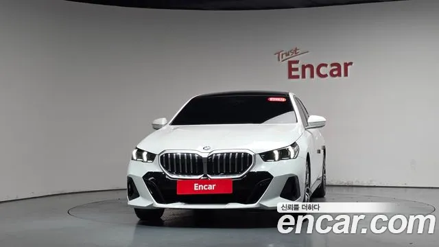 BMW 5-Series 5 серия (G60) 523d xDrive M Sport — Фото автомобиля 3