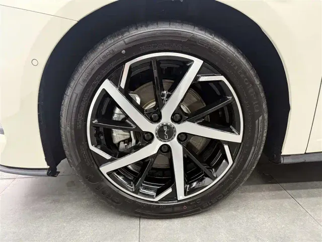 BYD Seal 07 DM-i — Фото автомобиля 9