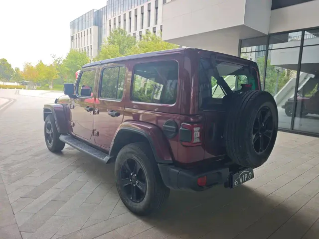 Jeep Wrangler — Фото автомобиля 13