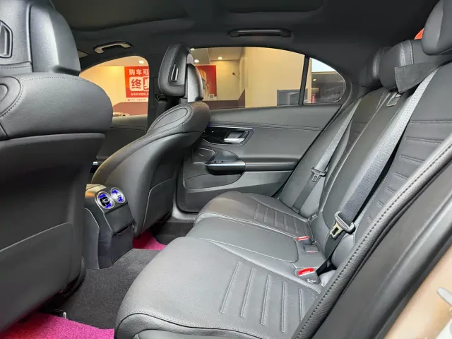 Mercedes-Benz C-Class — Фото автомобиля 11