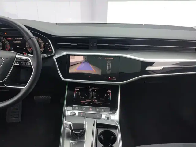 Audi A7L — Фото автомобиля 13