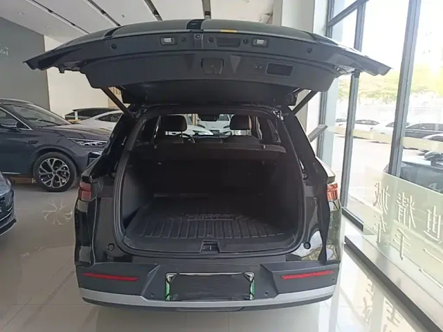 BYD Song Pro — Фото автомобиля 18
