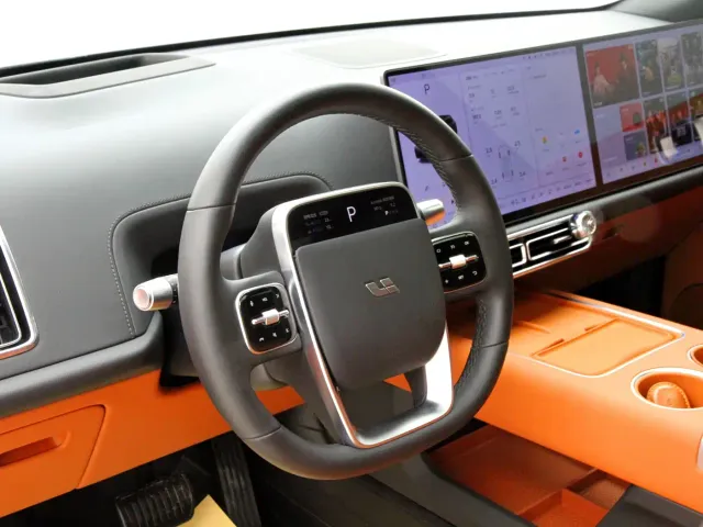 Li Auto L7 — Фото автомобиля 14