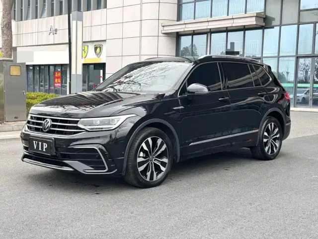 Фотография автомобиля — Volkswagen Tiguan L