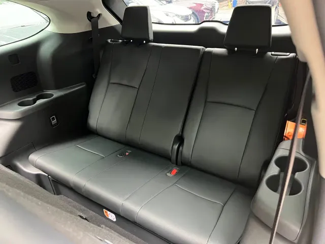 Toyota Highlander — Фото автомобиля 9