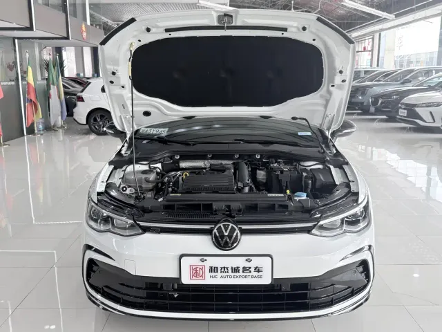 Volkswagen Golf — Фото автомобиля 14