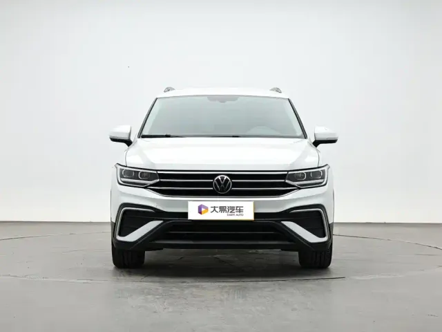 Volkswagen Tiguan L — Фото автомобиля 2