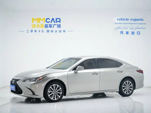 Фотография автомобиля — Lexus ES
