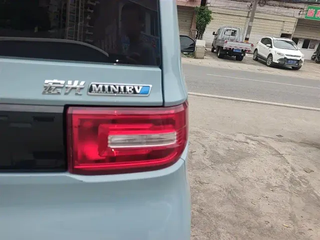 Wuling Hongguang Mini EV — Фото автомобиля 7