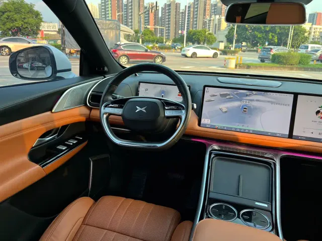 Xpeng G9 — Фото автомобиля 9