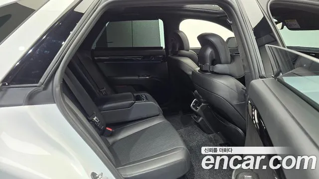 Hyundai Grandeur GN7 — Фото автомобиля 17