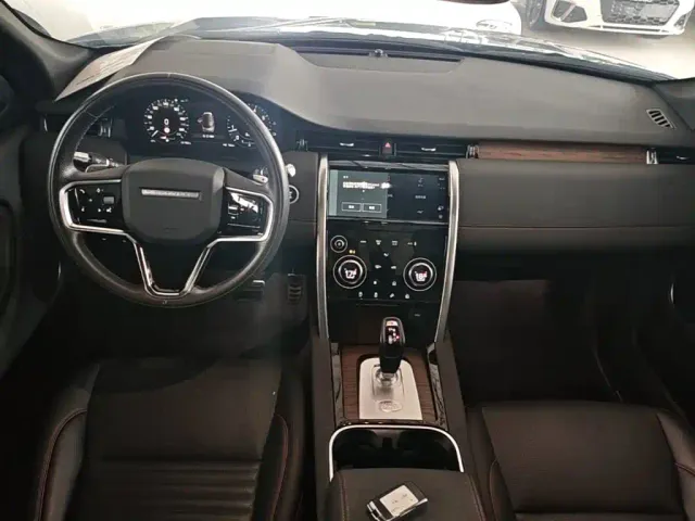 Land Rover Discovery Sport — Фото автомобиля 9