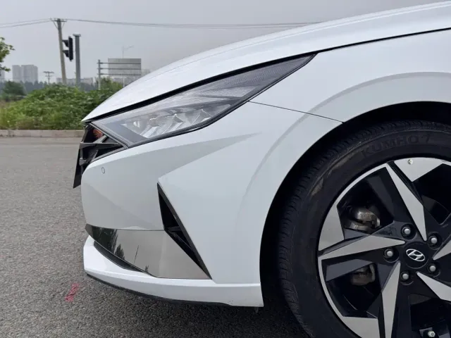Hyundai Elantra — Фото автомобиля 18