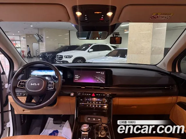 Kia Canival — Фото автомобиля 10