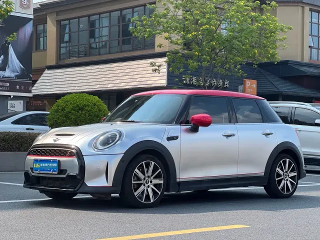 Фотография автомобиля — MINI Hatch