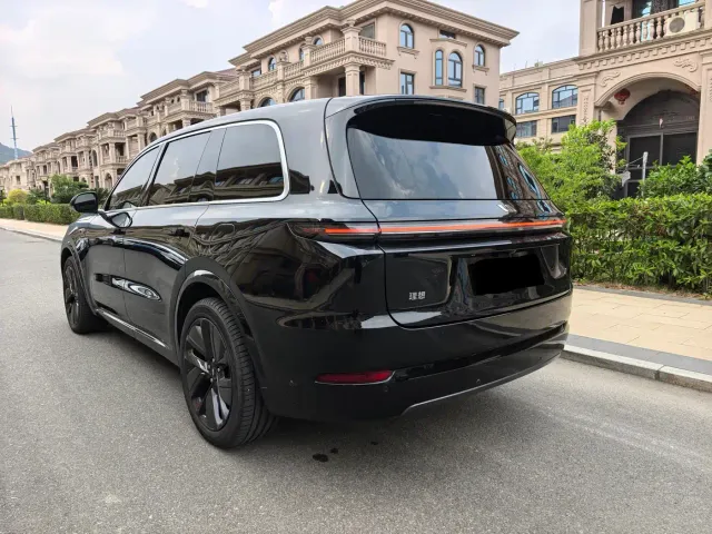 Li Auto L9 — Фото автомобиля 5