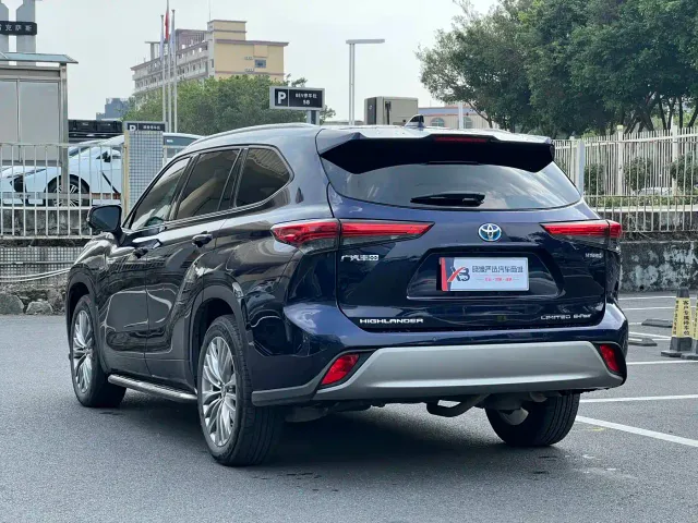 Toyota Highlander — Фото автомобиля 9