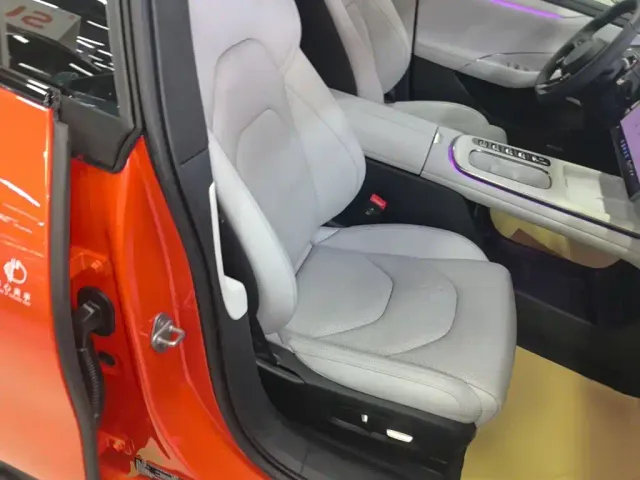 Xiaomi SU7 — Фото автомобиля 24