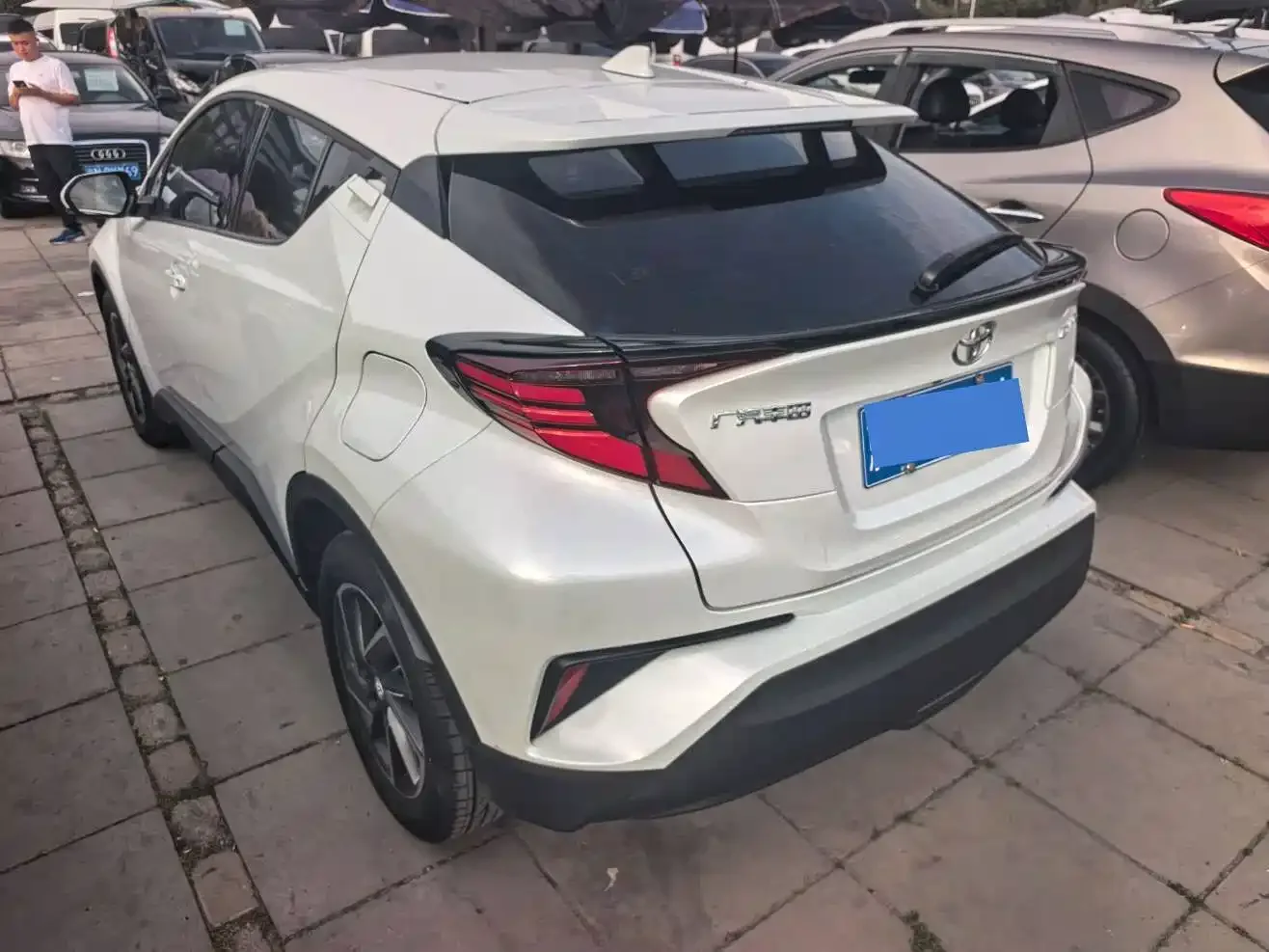 Toyota Toyota C-HR 2022 2.0L Leading Edition — Фото автомобиля 4