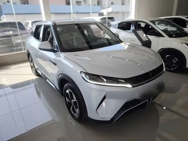 BYD Yuan UP — Фото автомобиля 3