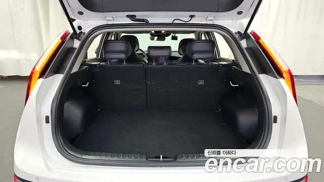 Kia Niro New — Фото автомобиля 26