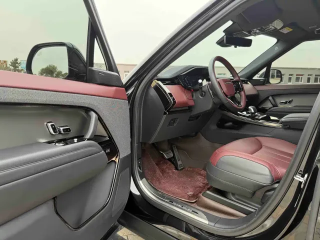 Land Rover Range Rover Sport — Фото автомобиля 15