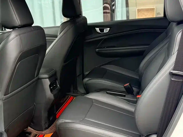 Wuling Jiachen — Фото автомобиля 9