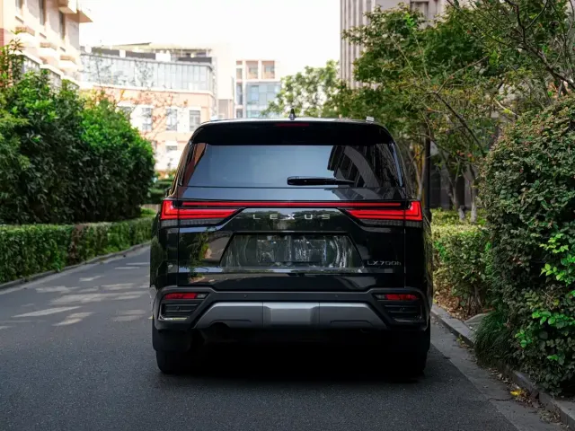 Lexus LX — Фото автомобиля 11