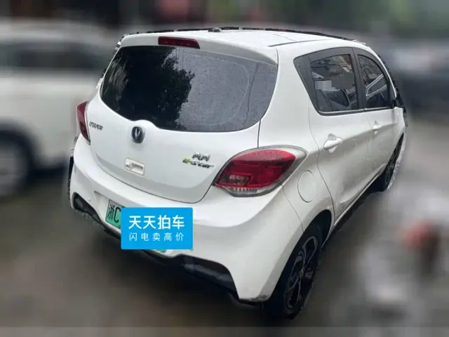 Changan Benben E-Star — Фото автомобиля 2